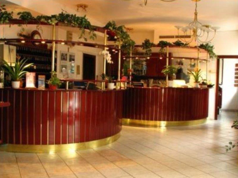 Hotel Polus Boedapest Buitenkant foto