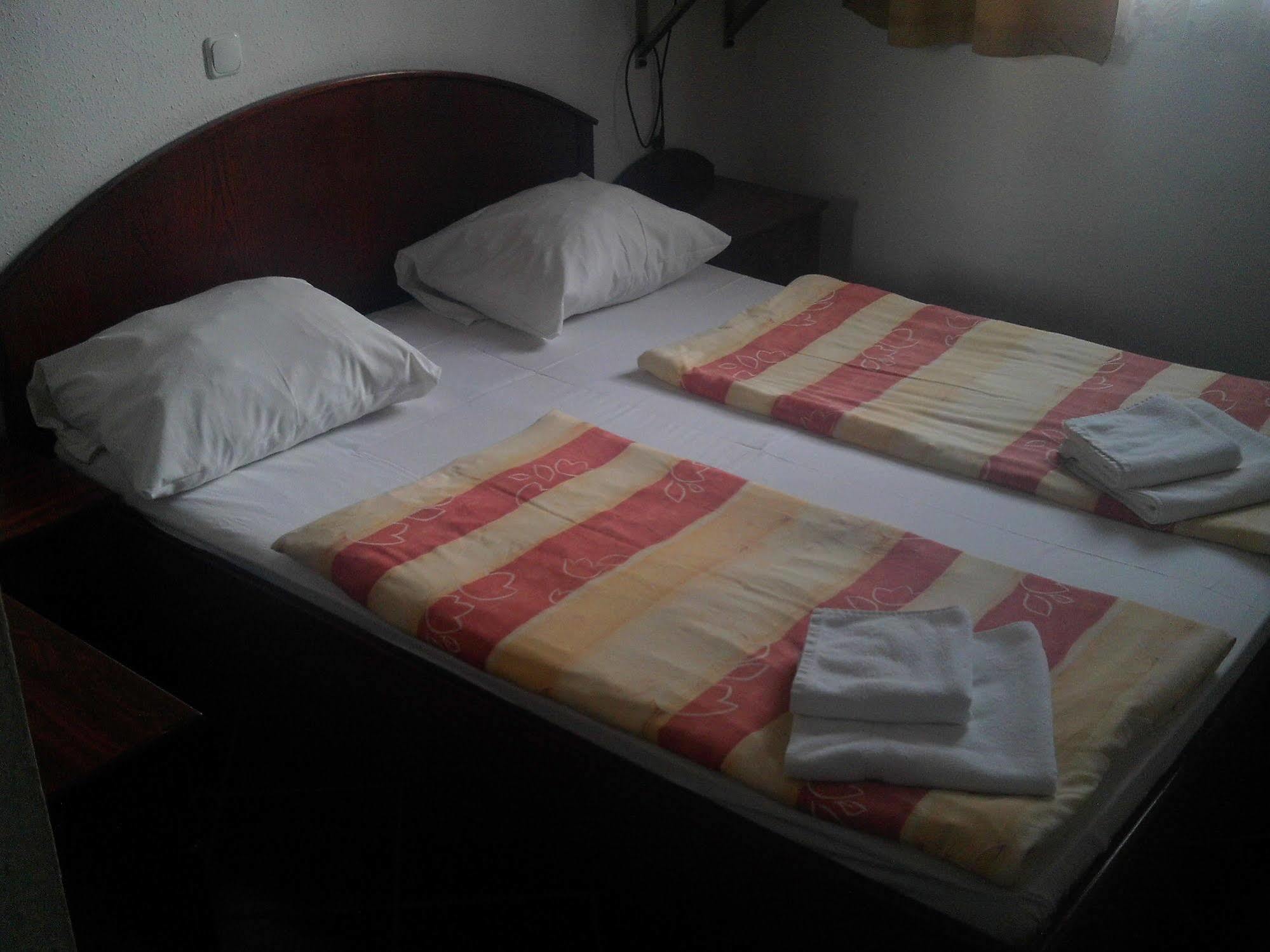 Hotel Polus Boedapest Buitenkant foto